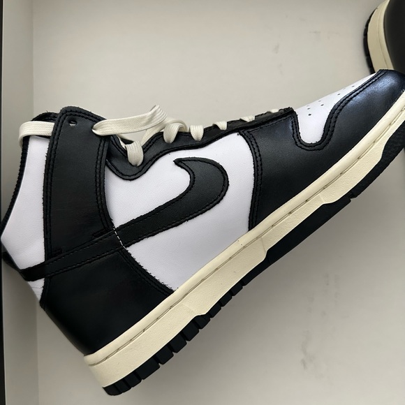 Women’s Dunks Nike High Top - Picture 4 of 6